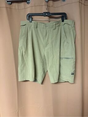 HUK MENS PERFORMANCE Fishing SHORTS Khaki TAN, SIZE XXL Vented Stretch Waiste